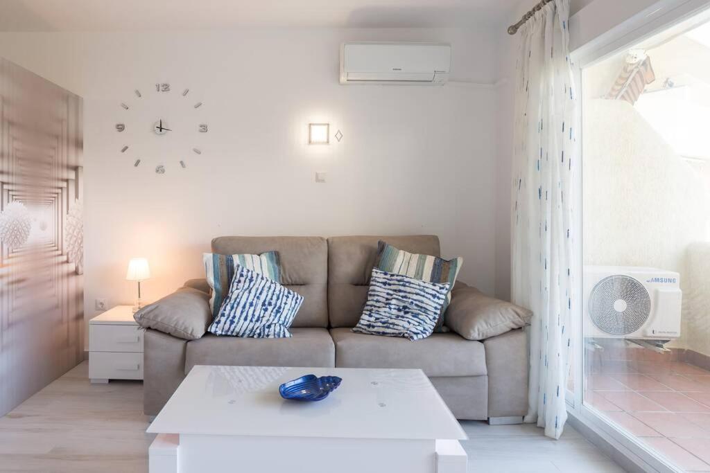 Sol Apartment - C&G Benal Beach Benalmádena Dış mekan fotoğraf